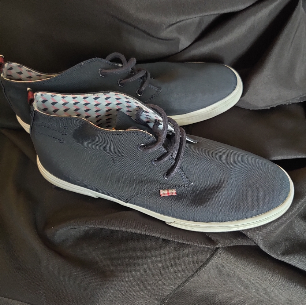 Men's shoes